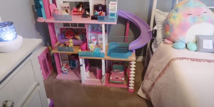 How-To-Organize-Barbie-Toys2