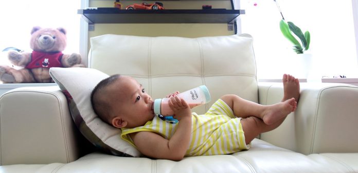 Why-Baby-Clicking-While-Bottle-Feeding