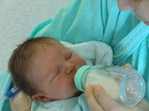 Why-Baby-Clicking-While-Bottle-Feeding3